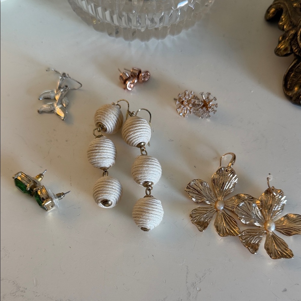 Elegant Earring Set with Floral and Beaded Designs
